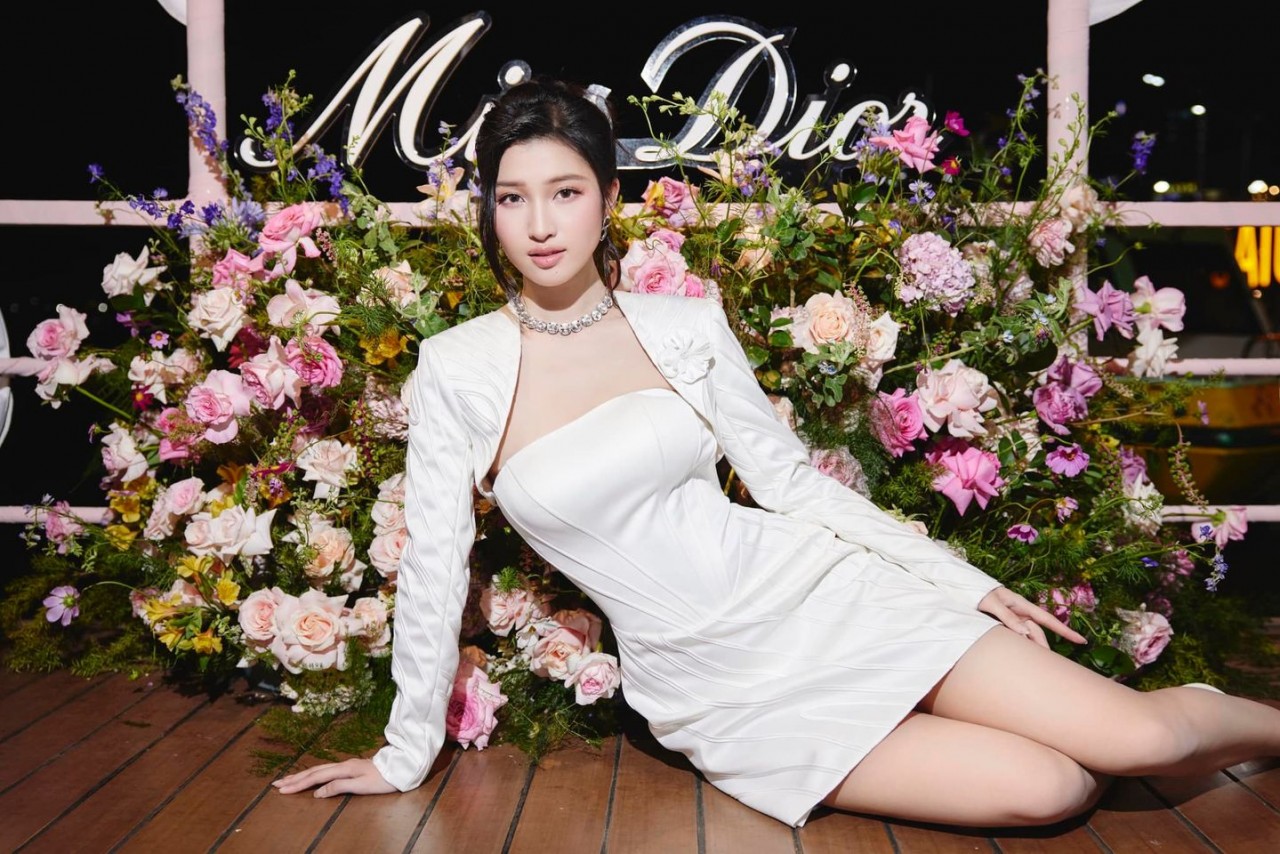 Vẻ trong sáng, ngọt ngào của Á hậu Nguyễn Phương Nhi
