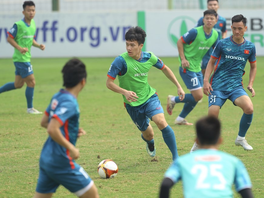 Toàn cảnh buổi tập của đội tuyển Việt Nam với Huấn luyện viên Philippe Troussier