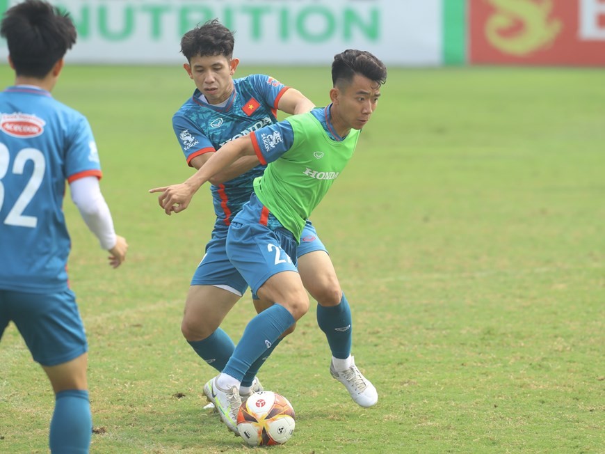 Toàn cảnh buổi tập của đội tuyển Việt Nam với Huấn luyện viên Philippe Troussier