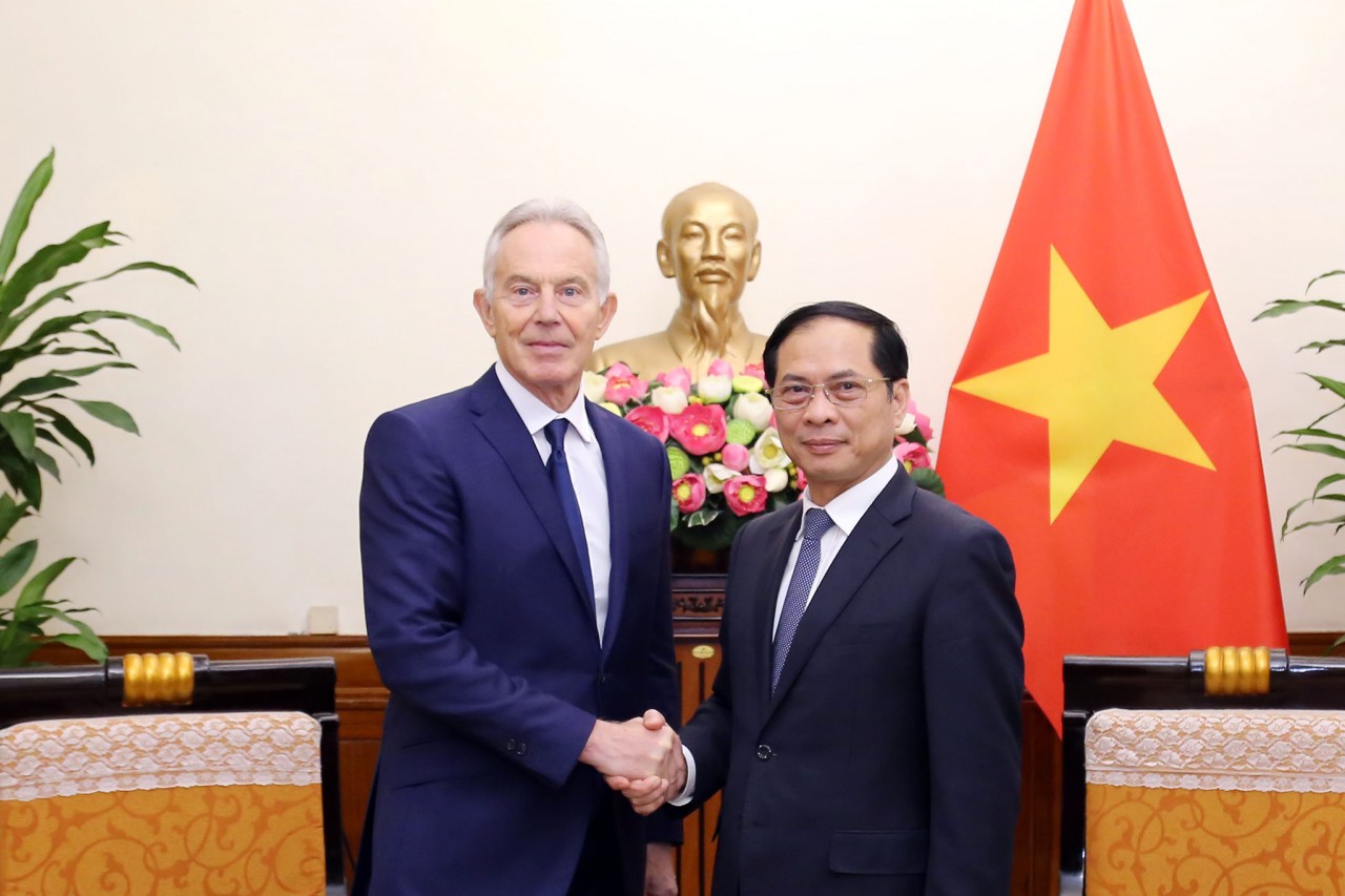 Bộ trưởng Ngoại giao Bùi Thanh Sơn tiếp cựu Thủ tướng Anh Tony Blair