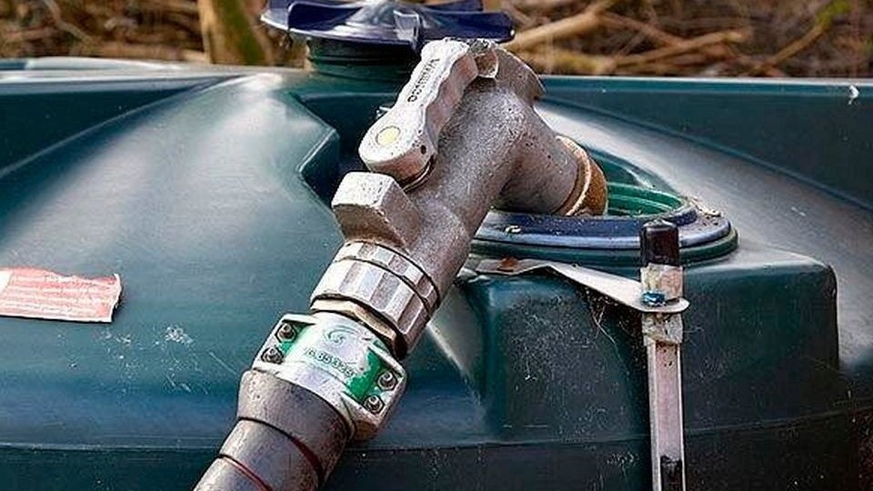 gia xang dau hom nay 2110 dau brent va wti cung tang