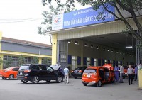 Xe ô tô được tự động gia hạn đăng kiểm có phải nộp phí đường bộ ngay không?