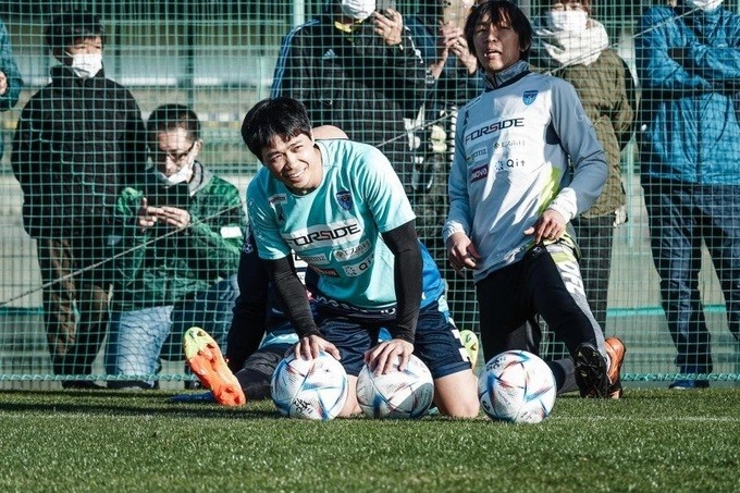 Yokohama FC 'bỏ quên' Công Phượng trong chuyến làm khách tới sân FC Tokyo. Như vậy đây là Công Phượng 4 trận liên tiếp không được đăng ký thi đấu (Nguồn: Dân trí) Yokohama FC 'bỏ quên' Công Phượng trong chuyến làm khách tới sân FC Tokyo. Như vậy đây là Công Phượng 4 trận liên tiếp không được đăng ký thi đấu (Nguồn: Dân trí)