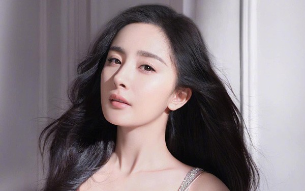 Dương Mịch trở về thăm con gái sau 3 xa cách bởi dịch bệnh Covid-19 Dương Mịch trở về thăm con gái sau 3 xa cách bởi dịch bệnh Covid-19