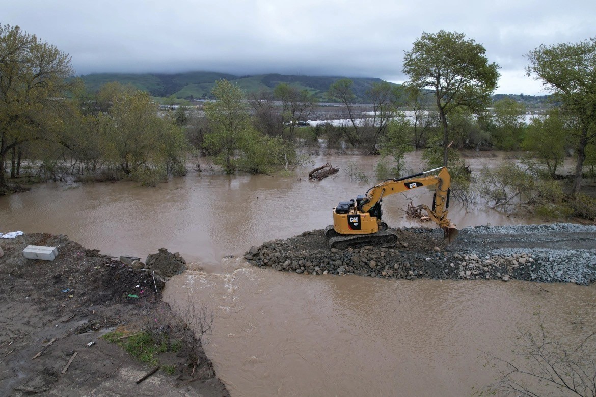 Lũ lụt ở California gây ảnh hưởng đến cuộc sống của hơn 300.000 hộ dân