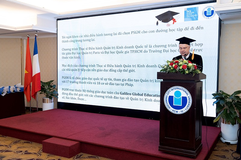 TS. Alain Kruger - Giám đốc Hệ thống PGSM phát biểu tại Lễ tốt nghiệp TS. Alain Kruger - Giám đốc Hệ thống PGSM phát biểu tại Lễ tốt nghiệp