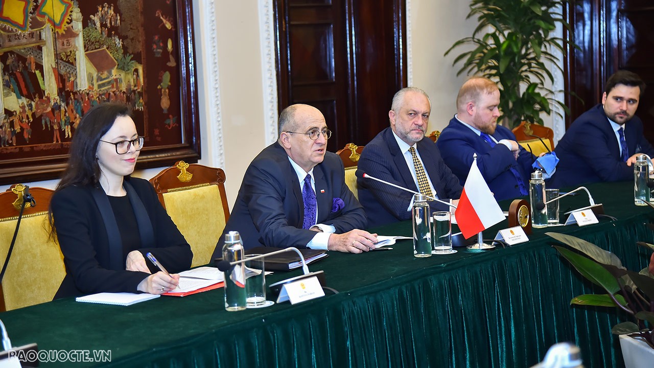 Bộ trưởng Ngoại giao Bùi Thanh Sơn đón, hội đàm với Bộ trưởng Ngoại giao Ba Lan Zbigniew Rau