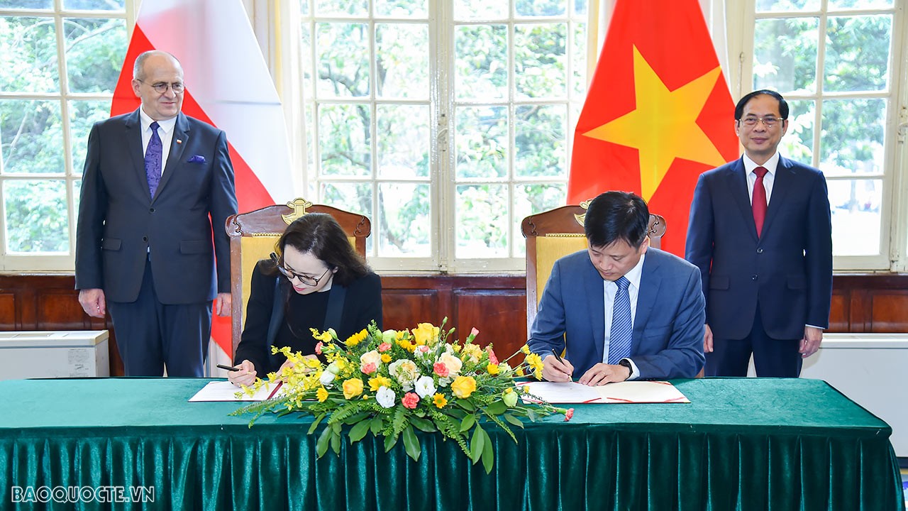 Bộ trưởng Ngoại giao Bùi Thanh Sơn đón, hội đàm với Bộ trưởng Ngoại giao Ba Lan Zbigniew Rau