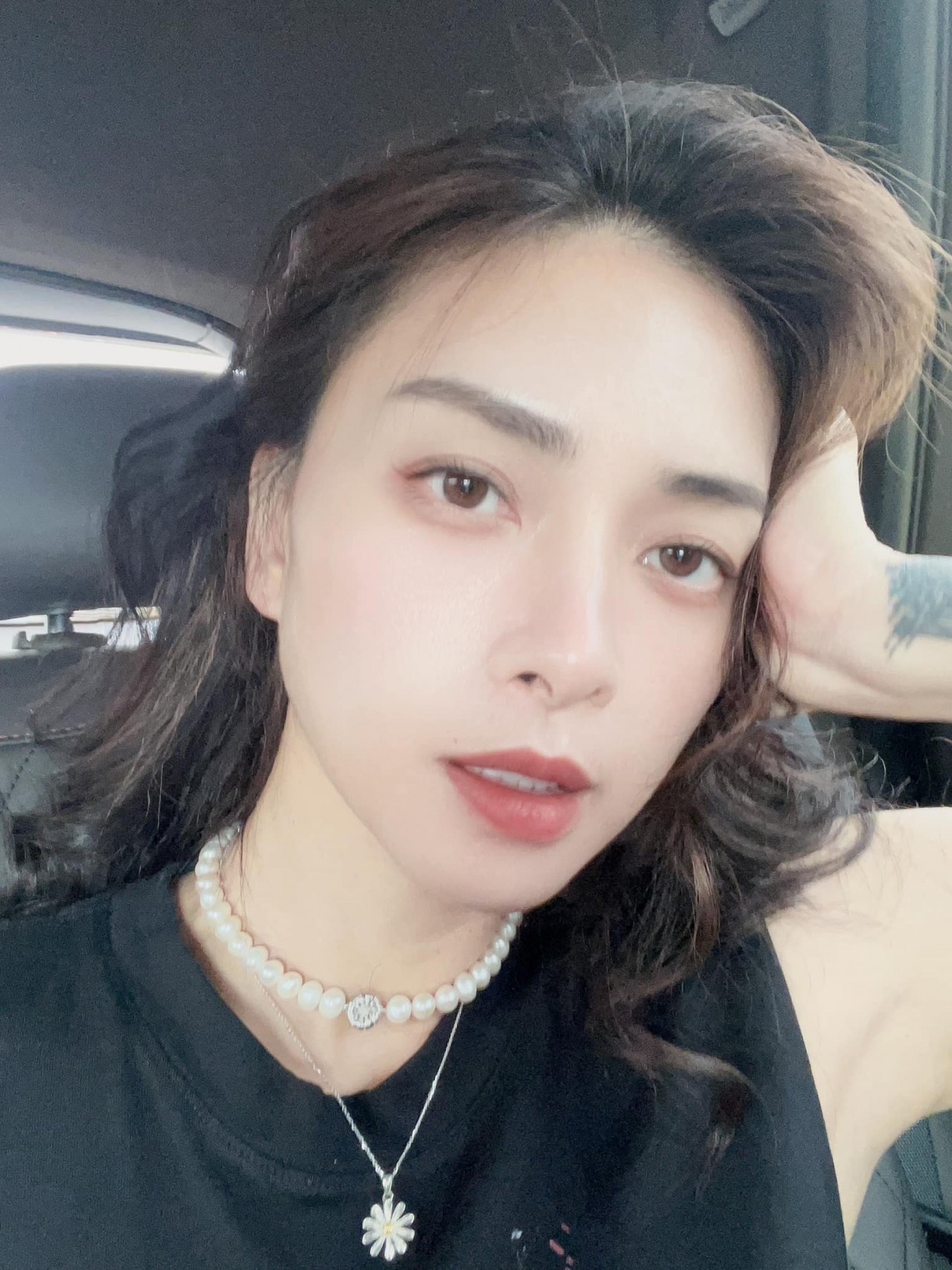 Ngô Thanh Vân lăng xê cách mix đồ đơn giản mà tinh tế