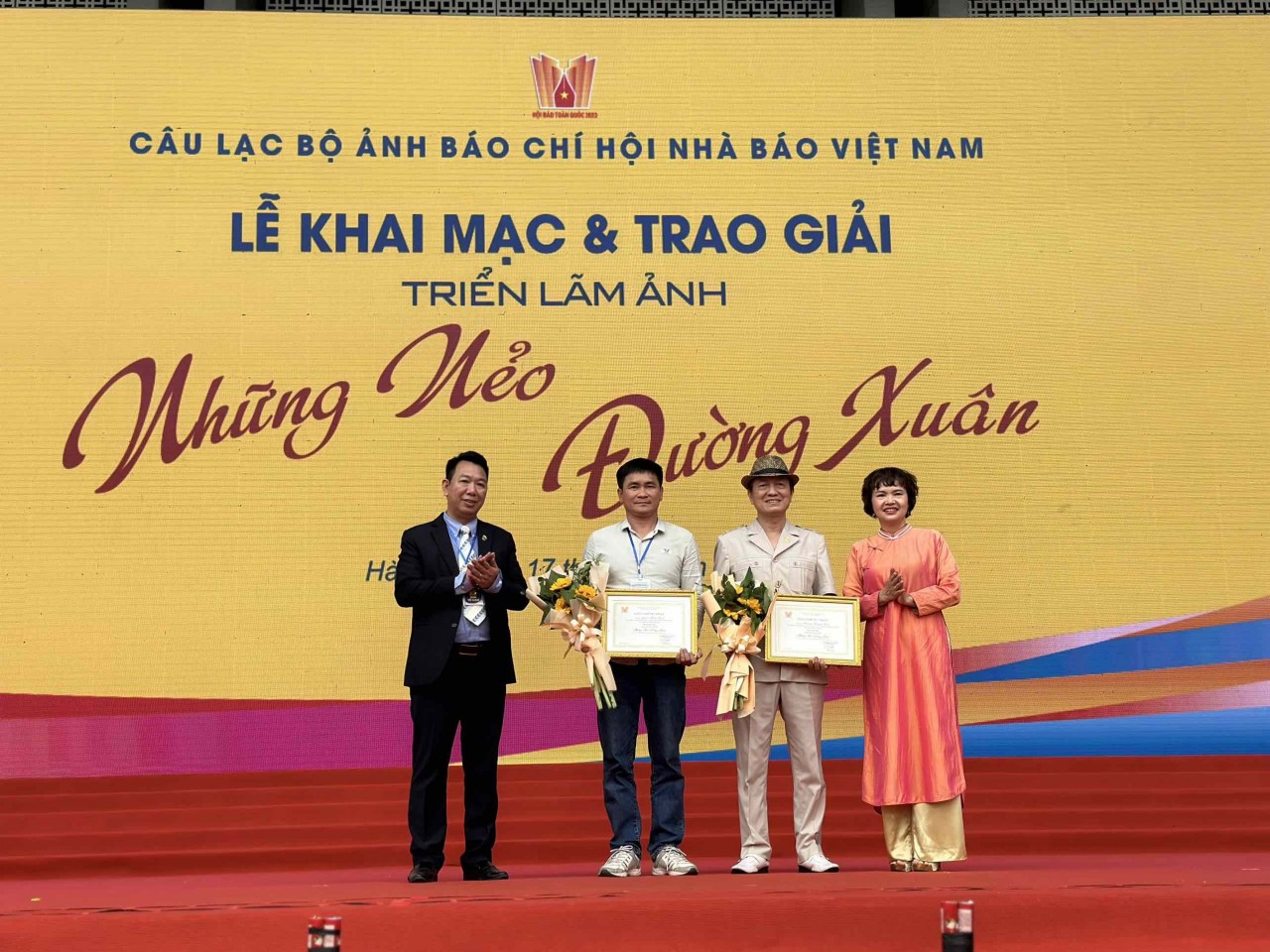 Triển lãm ảnh 'Những nẻo đường xuân': Thể hiện ngôn ngữ hình tượng của nhiếp ảnh