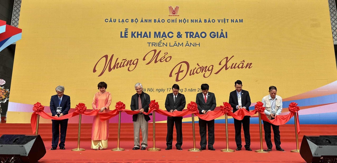 Triển lãm ảnh 'Những nẻo đường xuân': Thể hiện ngôn ngữ hình tượng của nhiếp ảnh