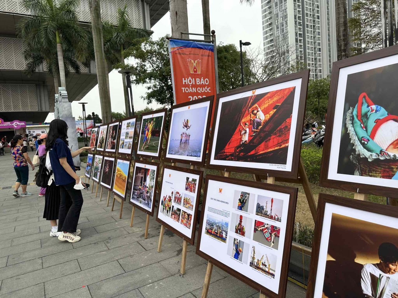 Triển lãm ảnh 'Những nẻo đường xuân': Thể hiện ngôn ngữ hình tượng của nhiếp ảnh