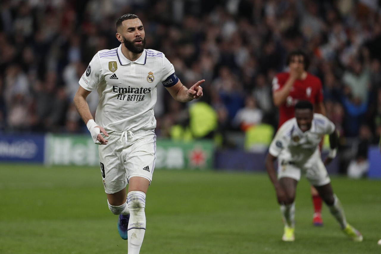 : Man City bổ sung hàng tiền vệ; Real Madrid ưu tiên giữ chân Karim Benzema;
