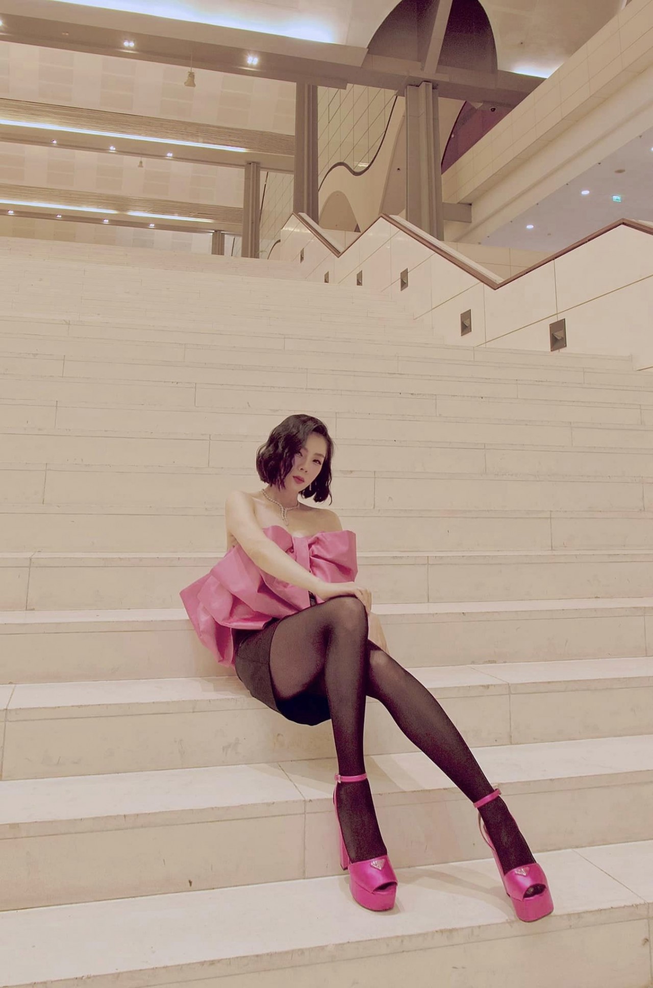 Ca sĩ Lệ Quyên khoe vóc dáng nuột nà