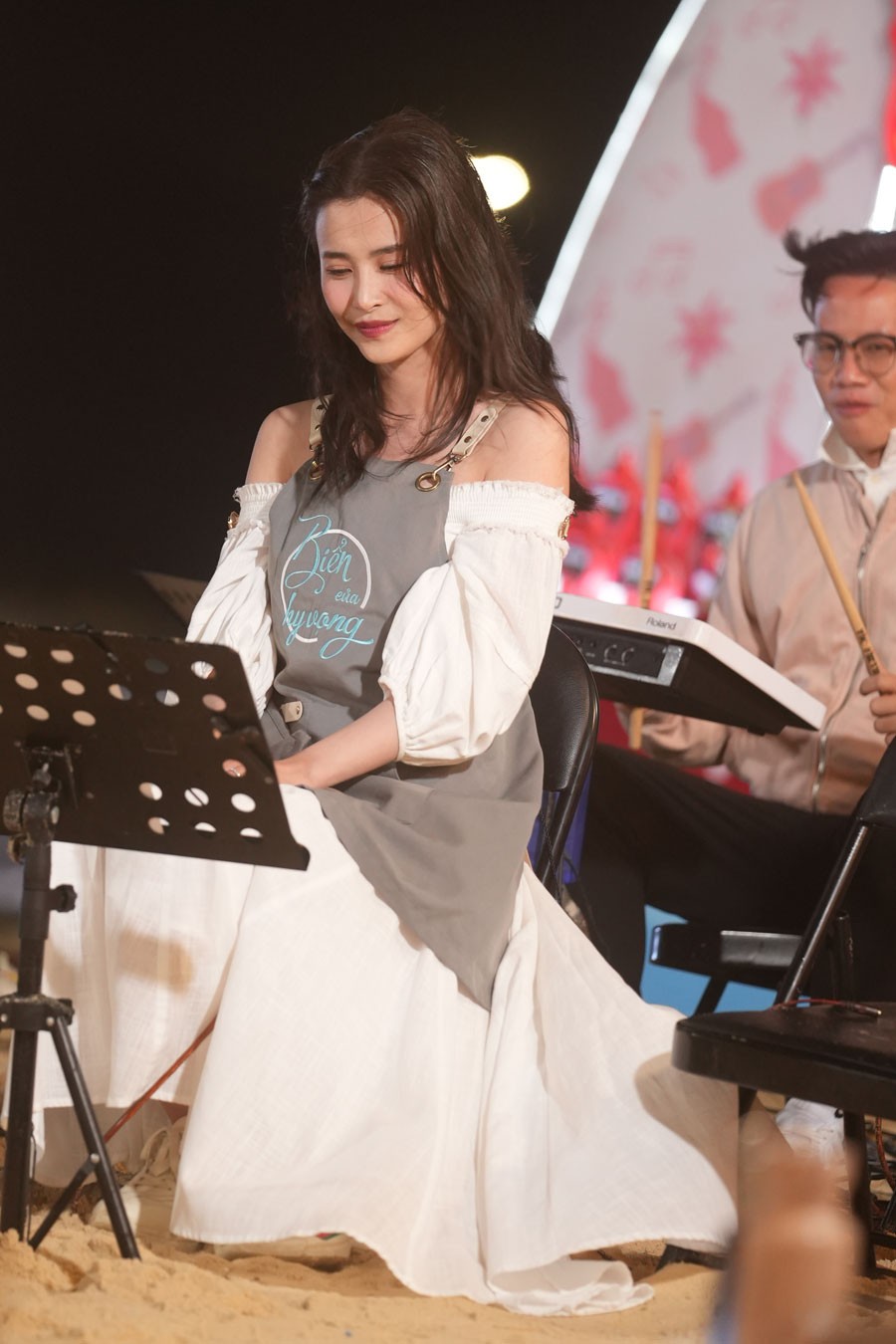 Sao Việt: NSND Thu Hà đọ sắc Mai Thu Huyền