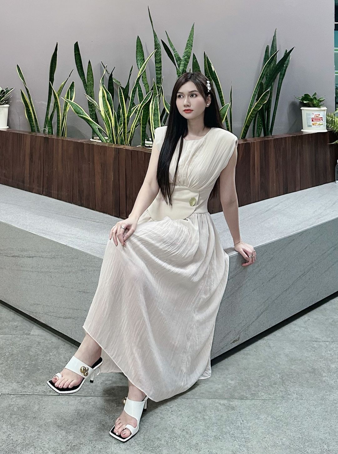 Sao Việt: NSND Thu Hà đọ sắc Mai Thu Huyền, Hồng Diễm mặc áo dài xinh