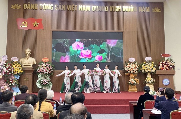 Thúc đẩy tình hữu nghị và hợp tác Việt Nam-Pháp trong giai đoạn mới Thúc đẩy tình hữu nghị và hợp tác Việt Nam-Pháp trong giai đoạn mới