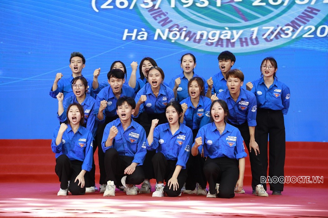 Sôi động 'Bước nhảy thanh niên'