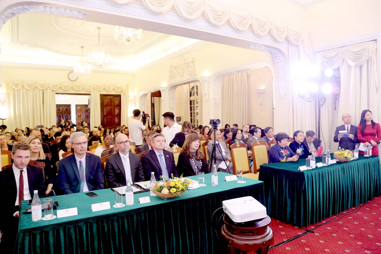 Tôn vinh sự đa dạng văn hoá và ngôn ngữ của Cộng đồng Pháp ngữ