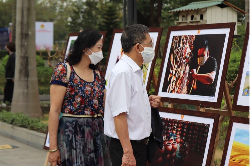 Triển lãm ảnh 'Những nẻo đường xuân': Thể hiện ngôn ngữ hình tượng của nhiếp ảnh
