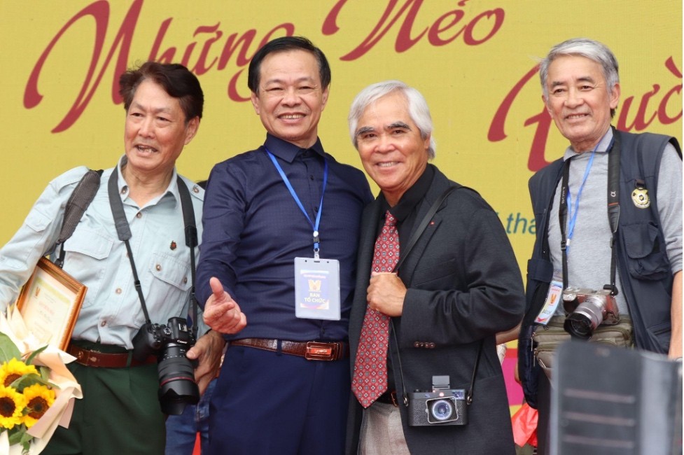 Triển lãm ảnh 'Những nẻo đường xuân': Thể hiện ngôn ngữ hình tượng của nhiếp ảnh