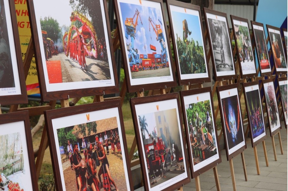 Triển lãm ảnh 'Những nẻo đường xuân': Thể hiện ngôn ngữ hình tượng của nhiếp ảnh