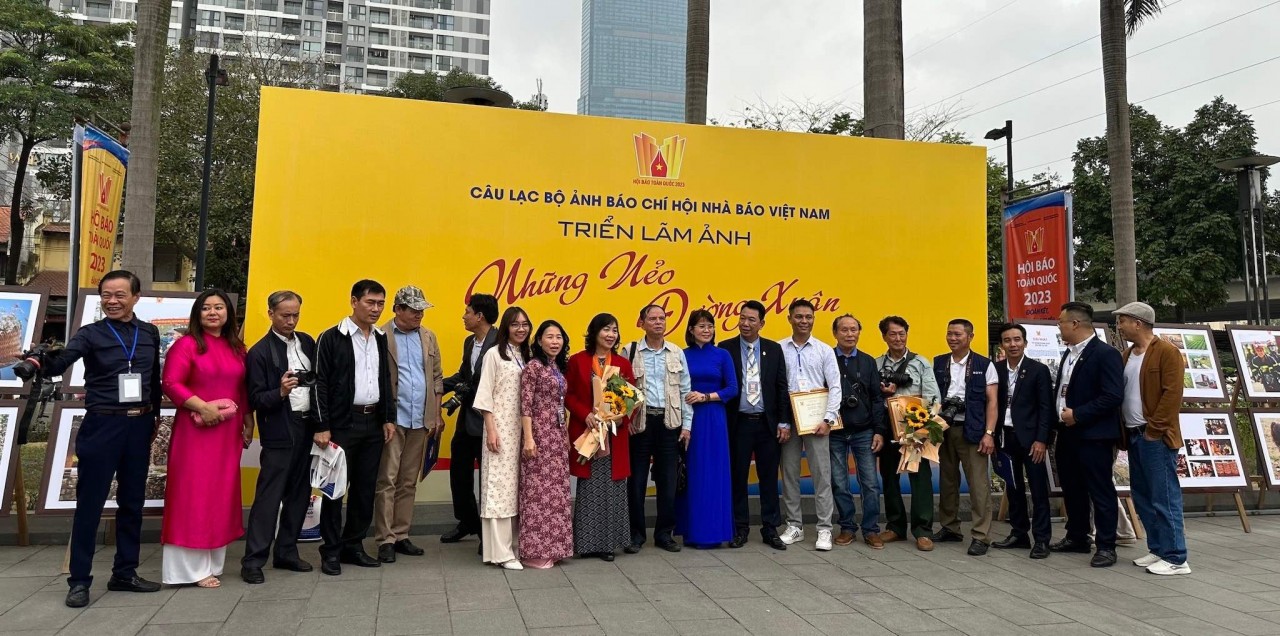 Triển lãm ảnh 'Những nẻo đường xuân': Thể hiện ngôn ngữ hình tượng của nhiếp ảnh