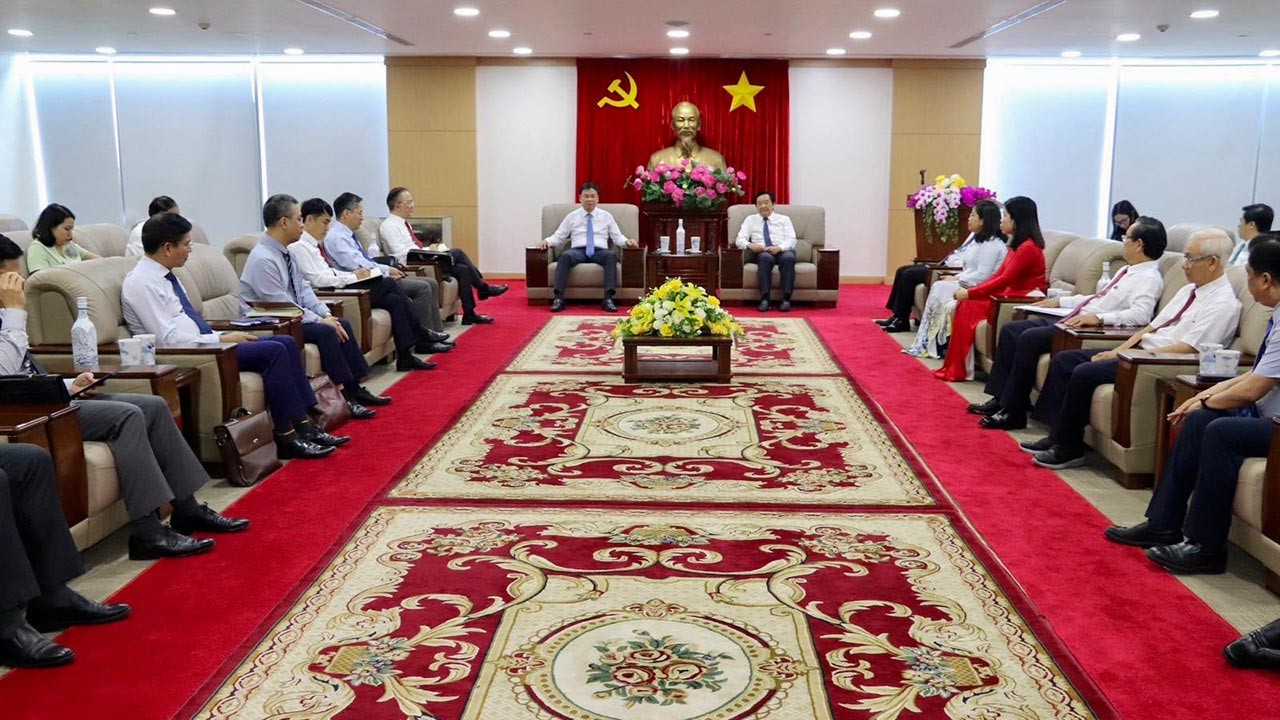 Đoàn Trưởng Cơ quan đại diện Việt Nam tại nước ngoài nhiệm kỳ 2023-2026 thăm làm việc tại các địa phương phía Nam Đoàn Trưởng cơ quan đại diện Việt Nam tại nước ngoài nhiệm kỳ 2023-2026 thăm làm việc tại các địa phương phía Nam