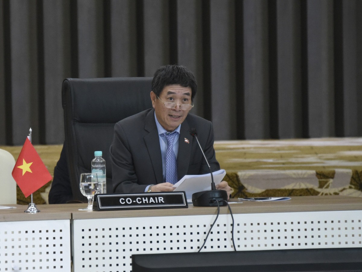 Đại sứ Nguyễn Hải Bằng, Trưởng Phái đoàn Việt Nam tại ASEAN cùng Đại sứ Hàn Quốc tại ASEAN Kwon Hee-seog đồng chủ trì cuộc họp Đại sứ Nguyễn Hải Bằng, Trưởng Phái đoàn Việt Nam tại ASEAN cùng Đại sứ Hàn Quốc tại ASEAN Kwon Hee-seog đồng chủ trì cuộc họp