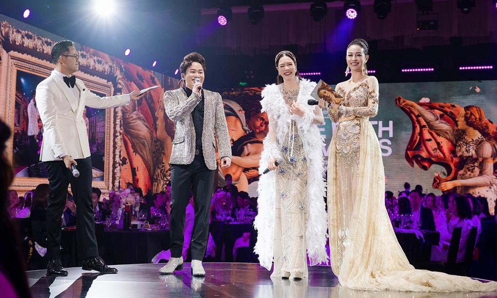 Hoa hậu Jennifer Phạm