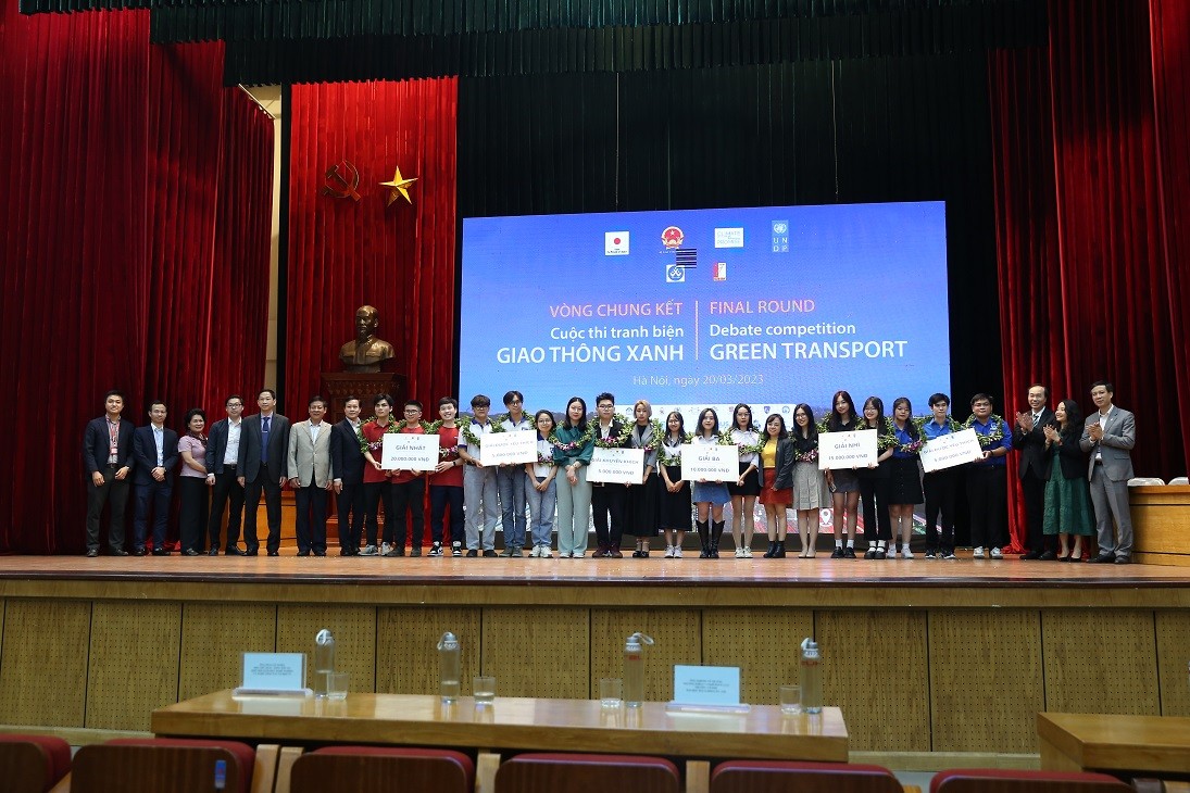 Thanh niên tham gia đóng góp và lan tỏa thông điệp về giao thông xanh