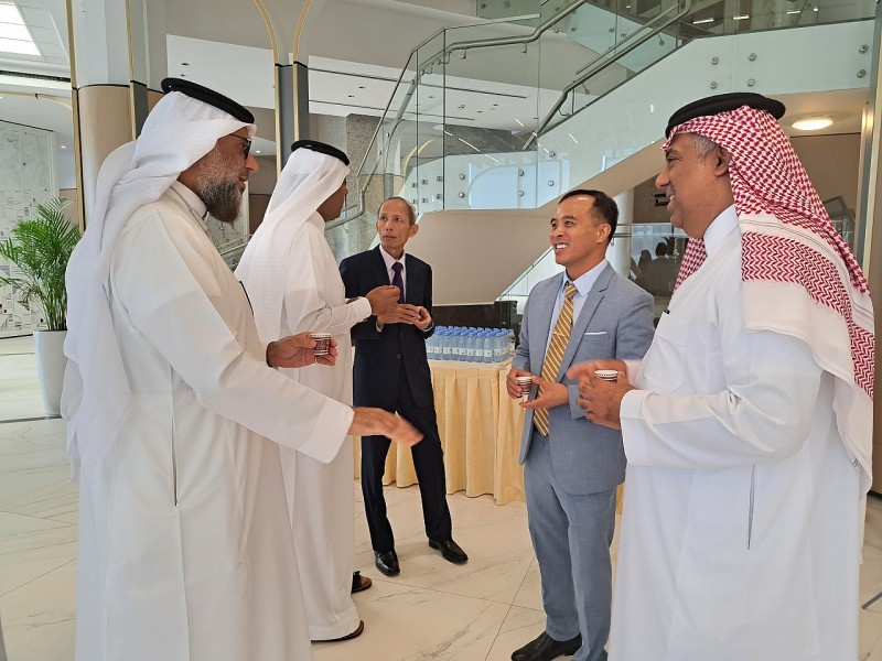 Đại sứ Việt Nam tại Saudi Arabia Đặng Xuân Dũng công tác tại tỉnh Al-Ahsa
