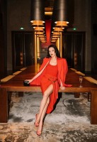 Người đẹp 'không dấu vết thời gian' Thư Kỳ rạng rỡ xuất hiện tại sự kiện thời trang