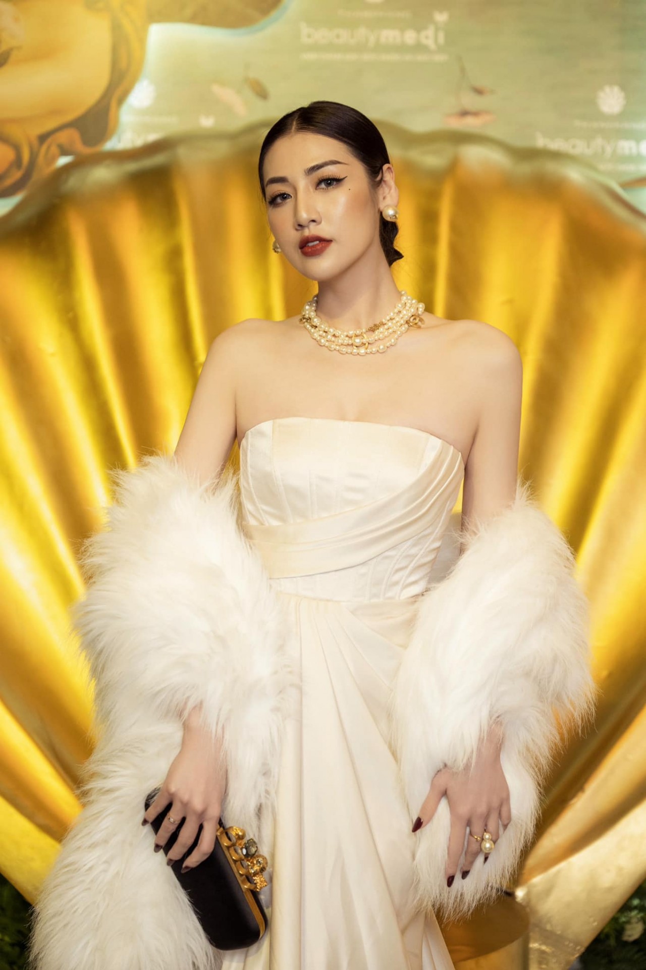 Á hậu Tú Anh Á hậu Tú Anh