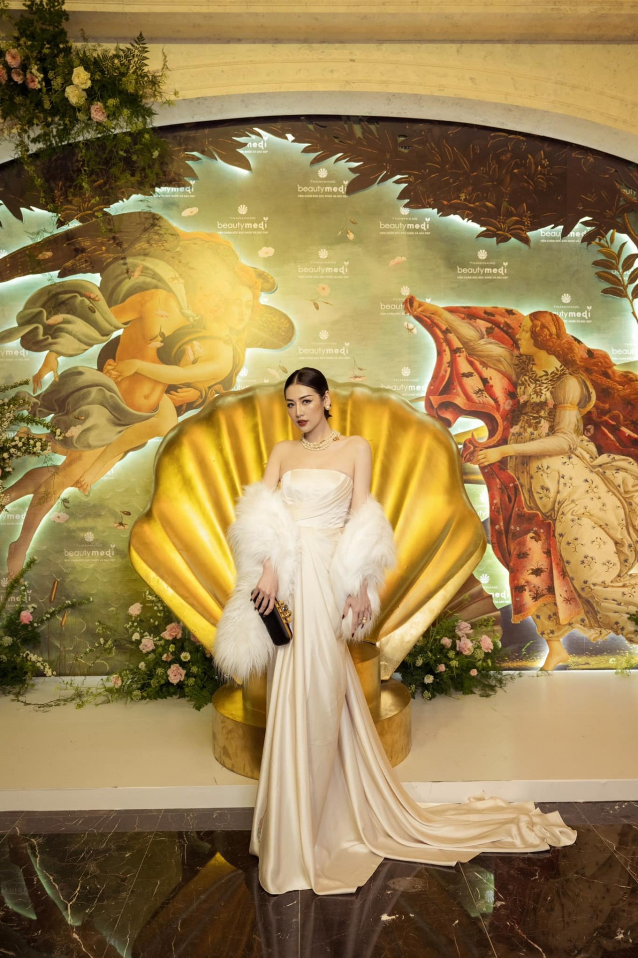 Á hậu Tú Anh Á hậu Tú Anh