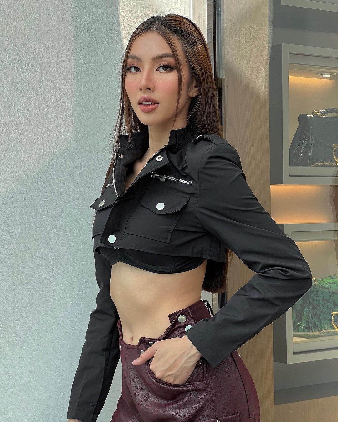 Thời trang đời thường, năng động, cá tính của Hoa hậu Thùy Tiên