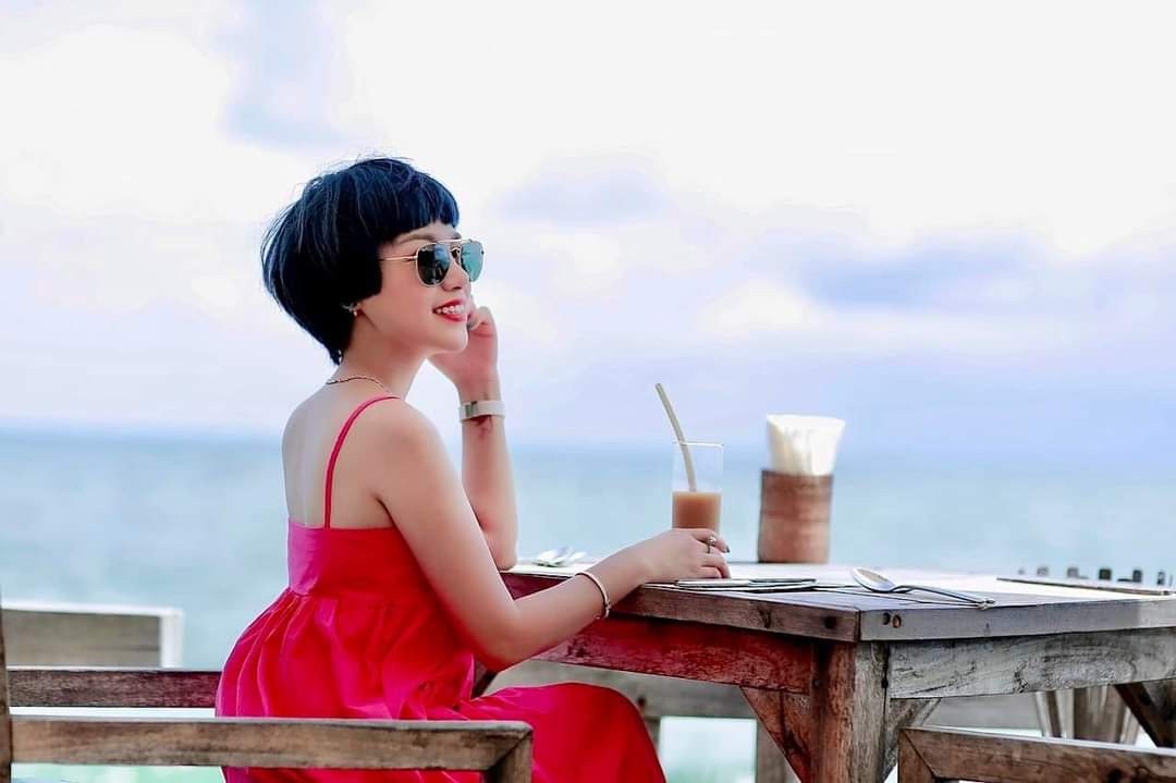 Sao Việt: Hồ Ngọc Hà tình tứ bên ông xã,