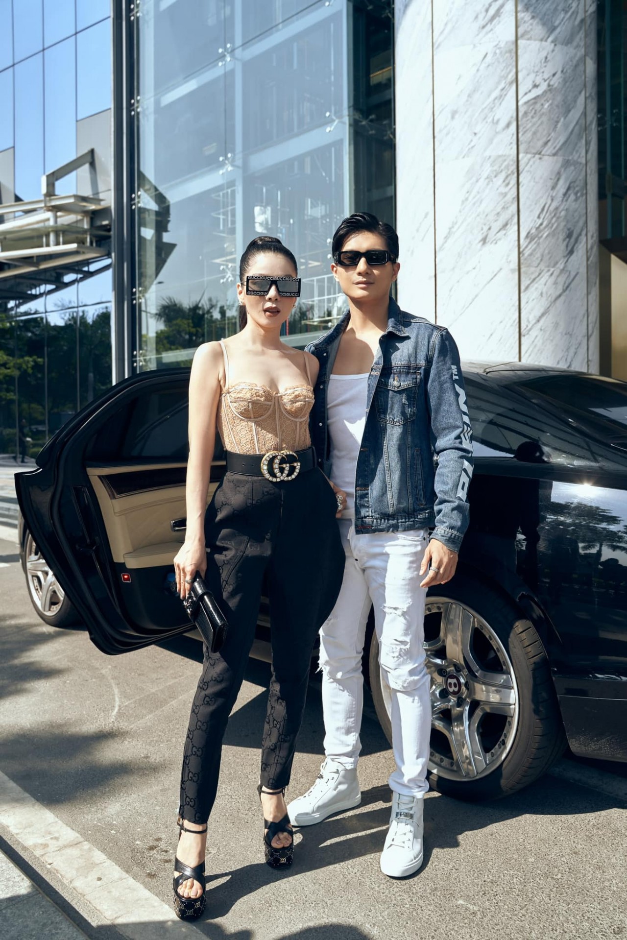 Sao Việt: Hồ Ngọc Hà tình tứ bên ông xã,