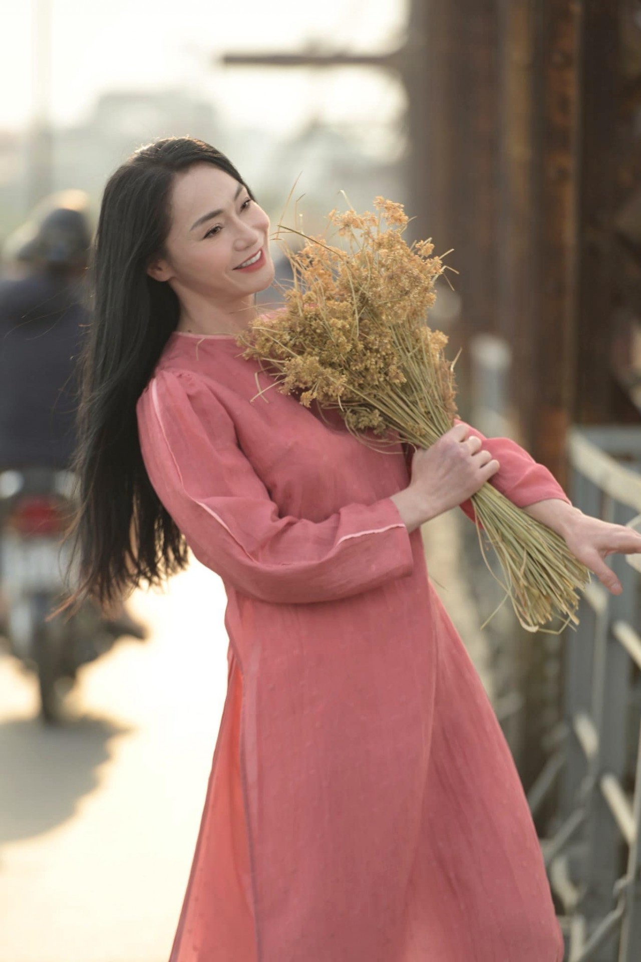 Sao Việt: Hồ Ngọc Hà tình tứ bên ông xã,