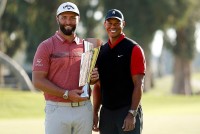 Huyền thoại Tiger Woods kiếm nhiều tiền nhất trong lịch sử golf