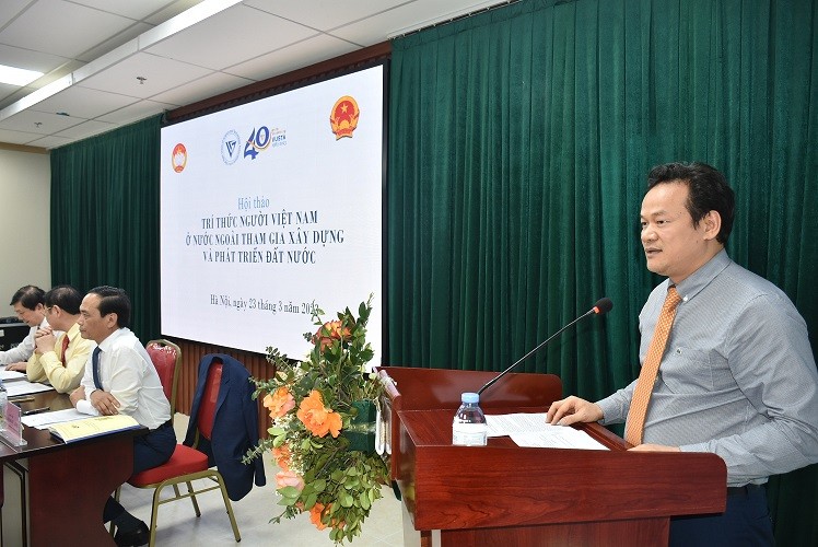 Để khơi thông nguồn lực trí thức người Việt Nam ở nước ngoài Để khơi thông nguồn lực trí thức người Việt Nam ở nước ngoài