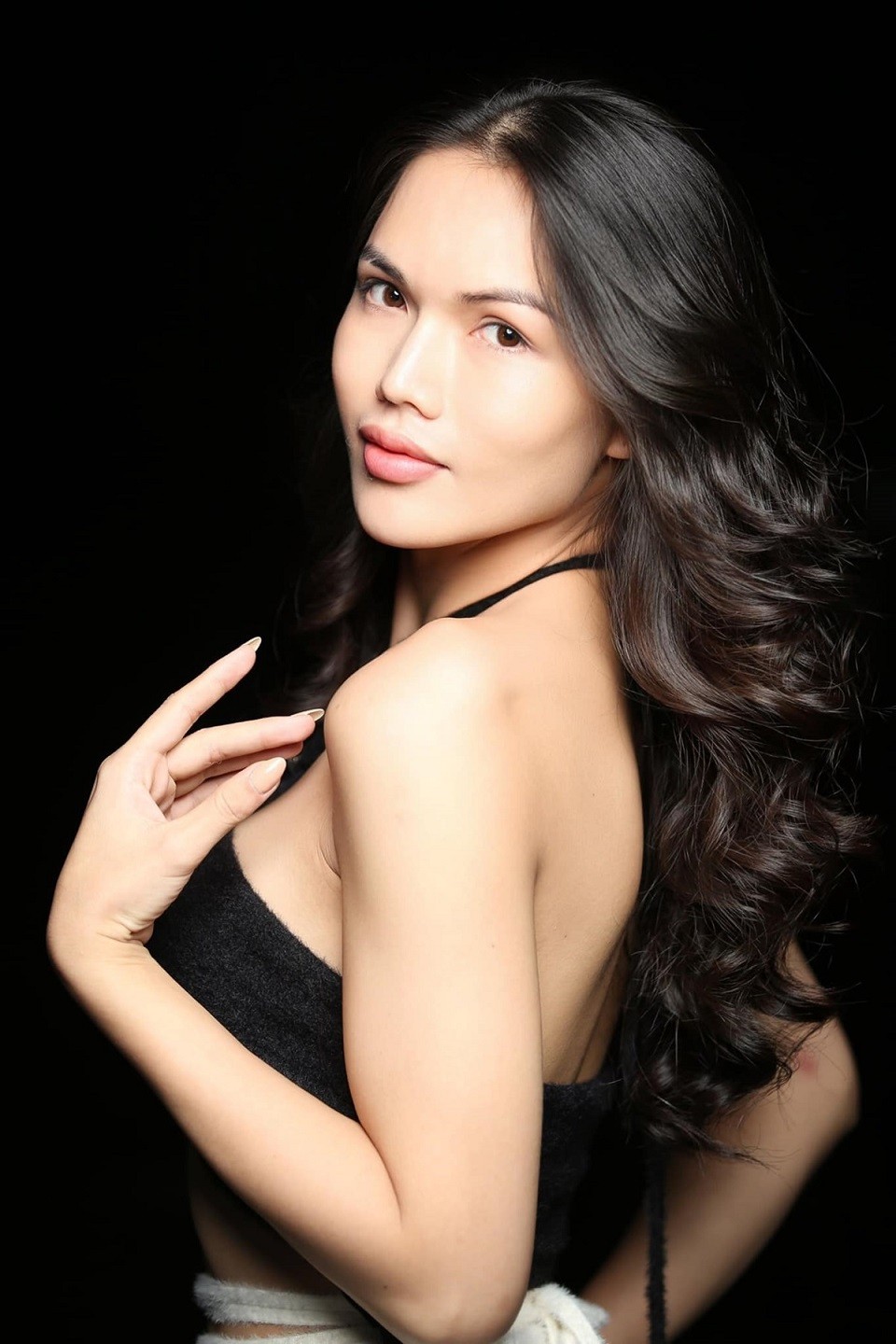 Gương mặt mộc đẹp hoàn hảo, không tỳ vết của thi sinh Hoa hậu Chuyển giới Việt Nam 2023