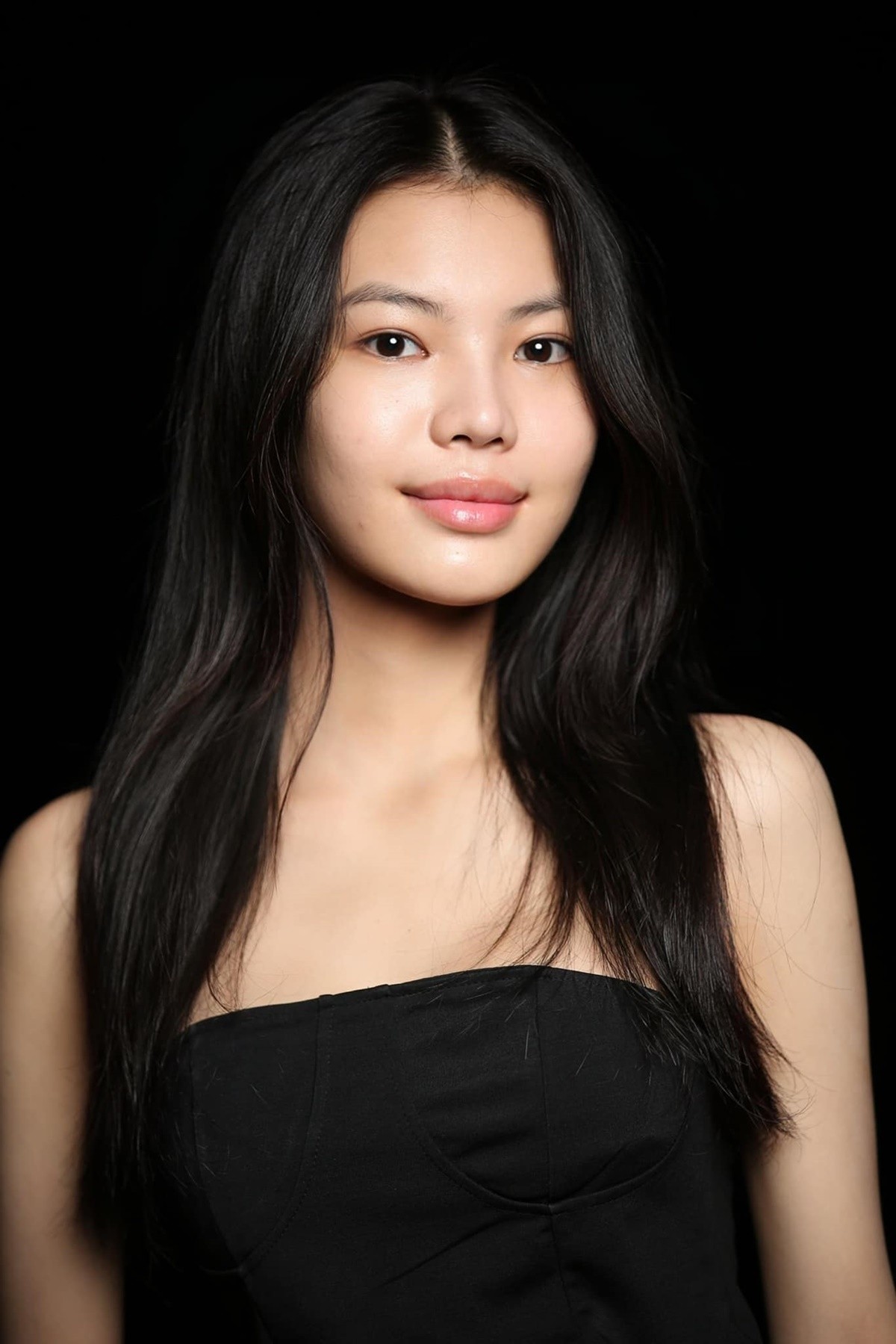 Gương mặt mộc đẹp hoàn hảo, không tỳ vết của thi sinh Hoa hậu Chuyển giới Việt Nam 2023