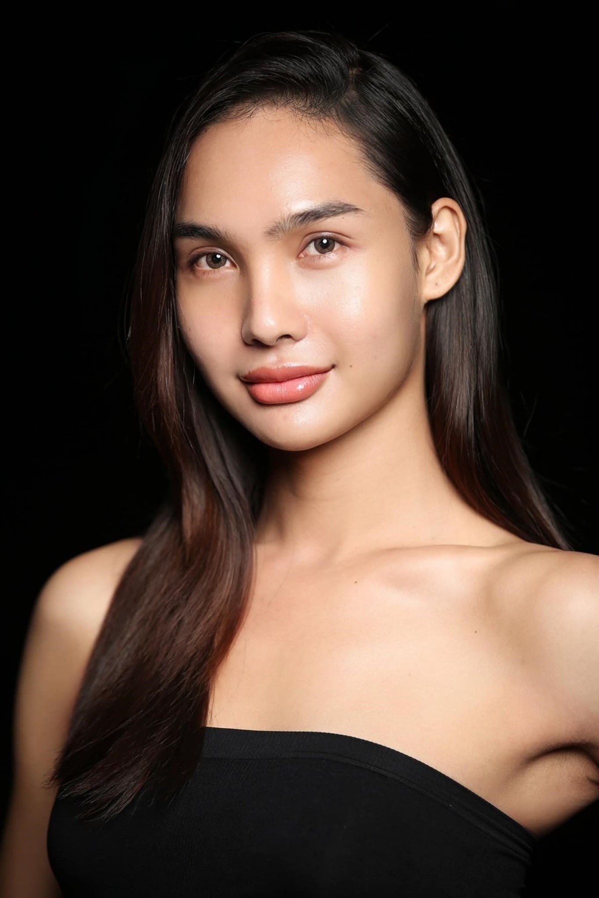 Gương mặt mộc đẹp hoàn hảo, không tỳ vết của thi sinh Hoa hậu Chuyển giới Việt Nam 2023