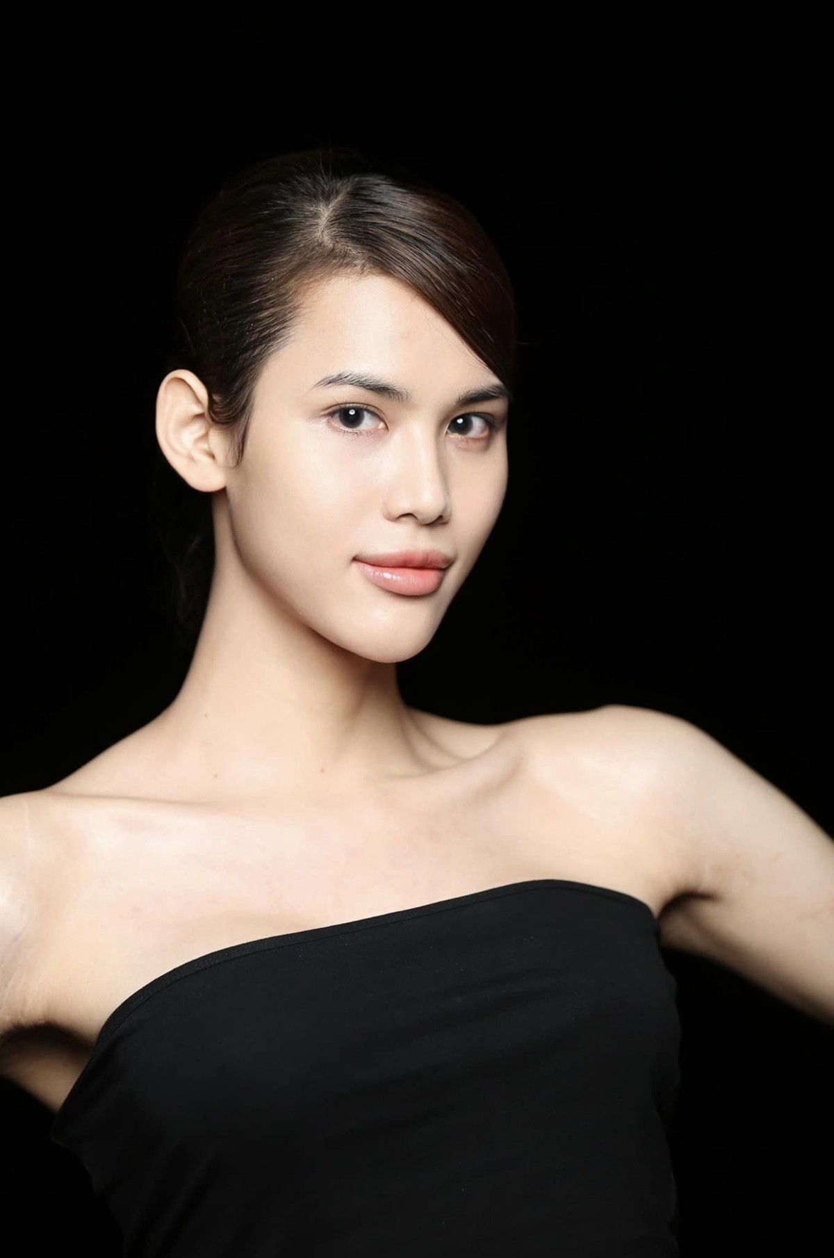 Gương mặt mộc đẹp hoàn hảo, không tỳ vết của thi sinh Hoa hậu Chuyển giới Việt Nam 2023