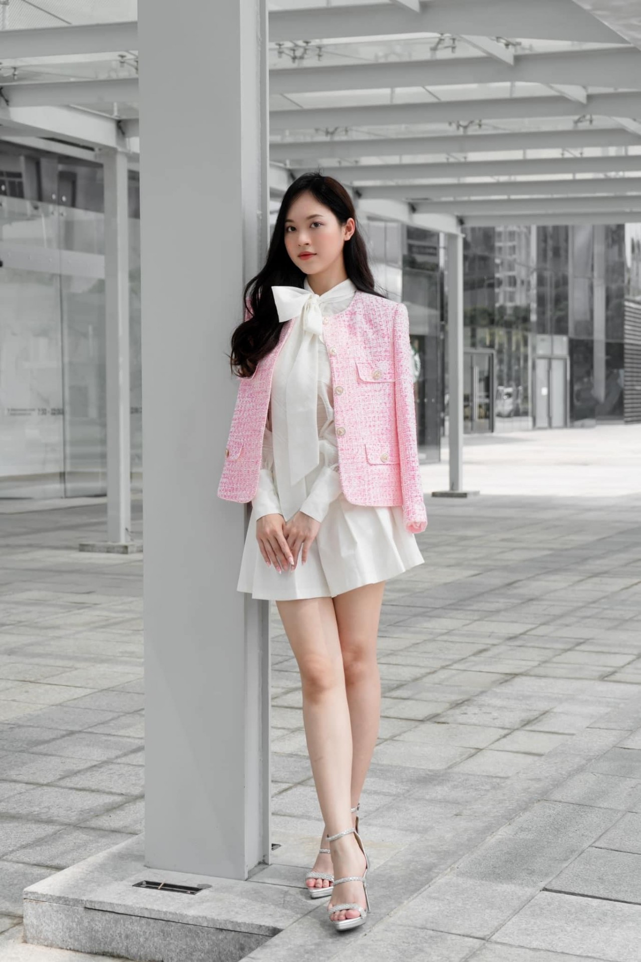 Á hậu Trịnh Thùy Linh