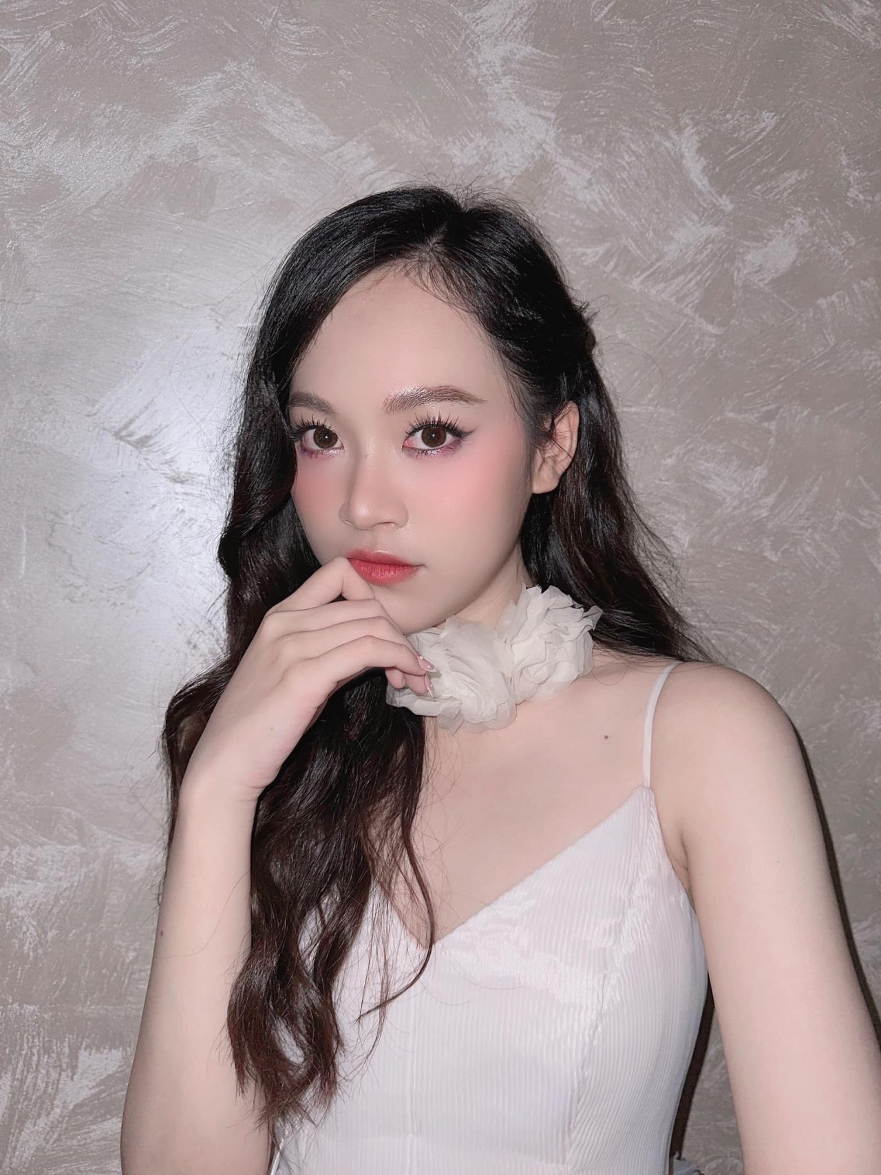 Á hậu Trịnh Thùy Linh