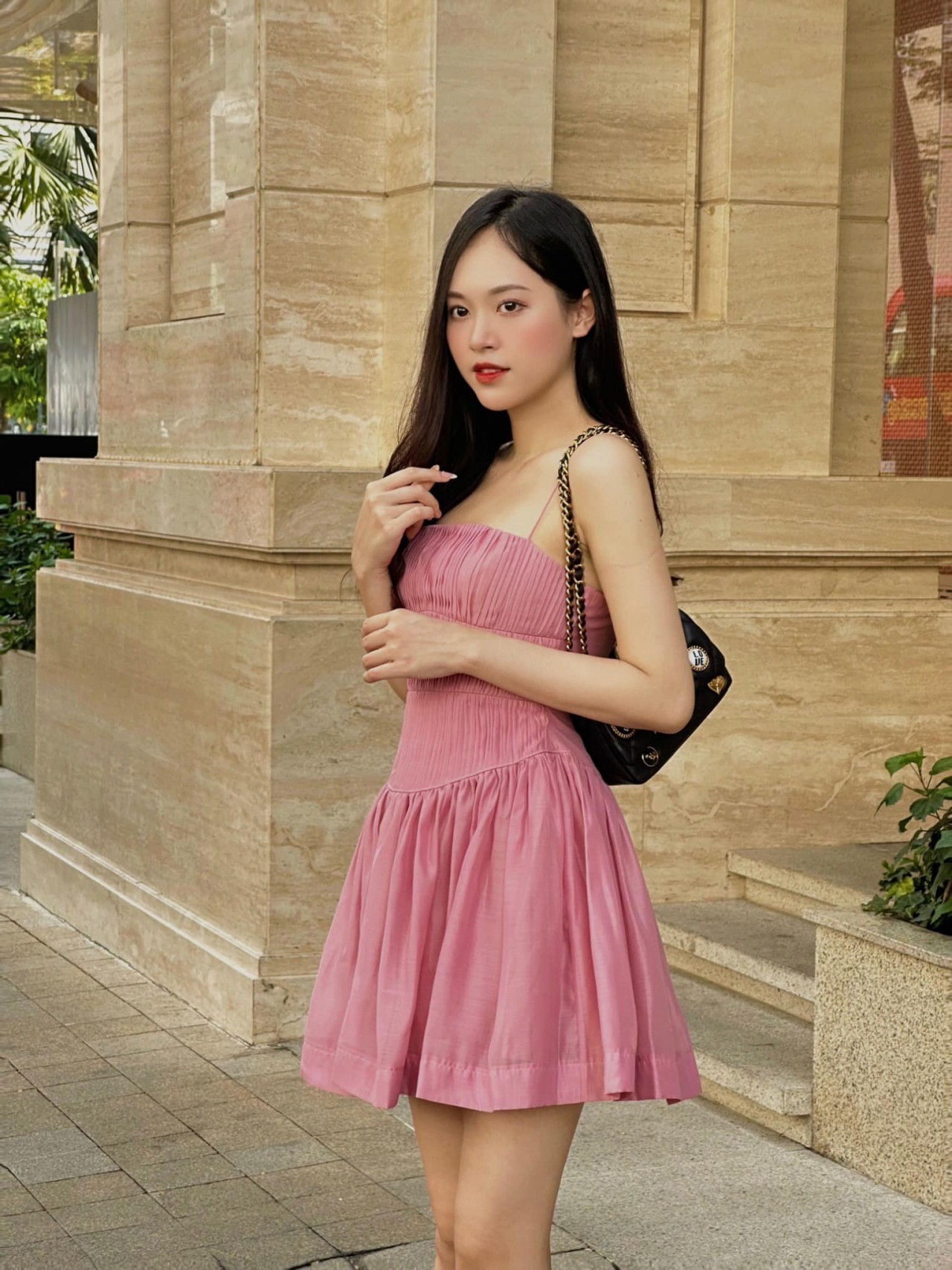 Á hậu Trịnh Thùy Linh