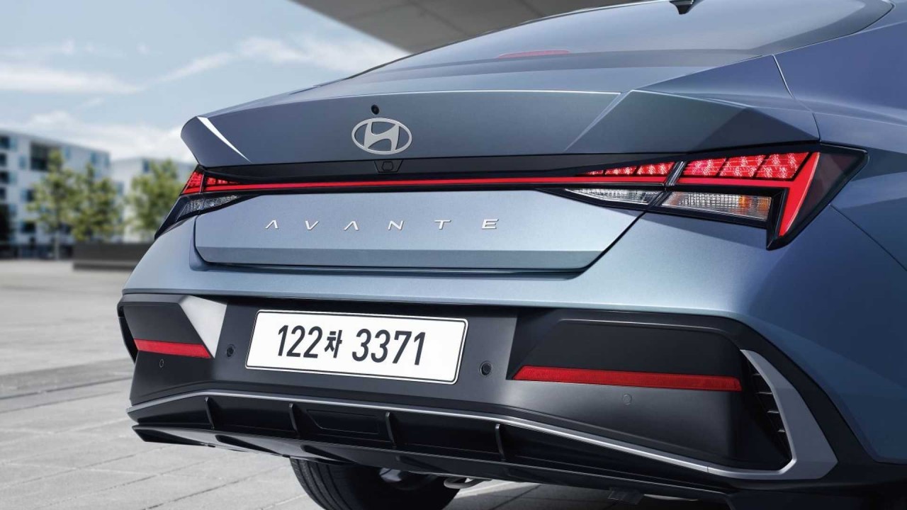 Cận cảnh chi tiết Hyundai Elantra 2023 tại Hàn Quốc, giá từ 360 triệu đồng