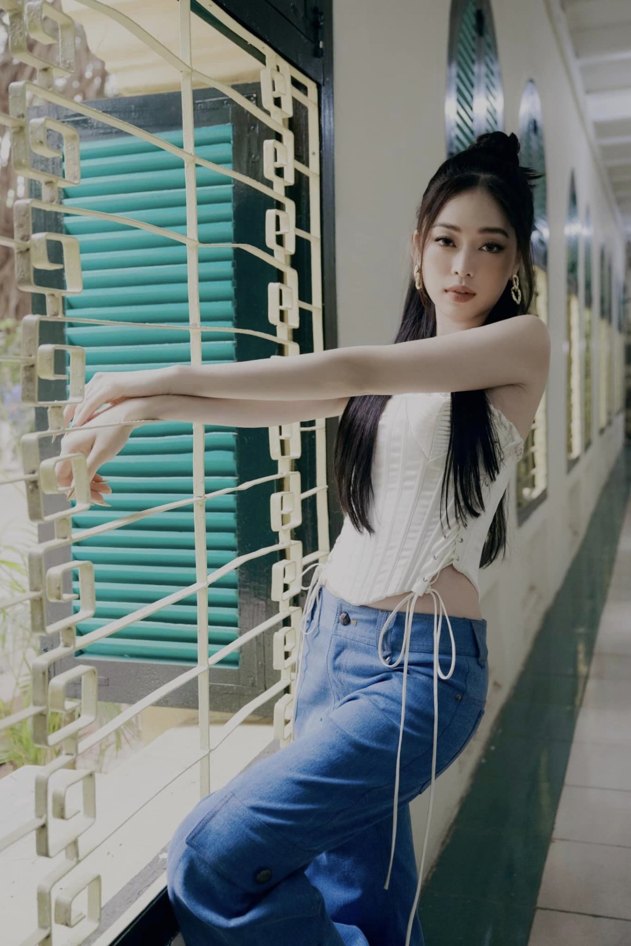 Á hậu Phương Nga